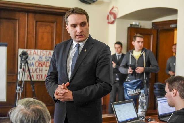 Wiceprezydent Poznania Mariusz Wiśniewski został szefem miejskich struktur Platformy Obywatelskiej. Choć w wewnętrznych wyborach nie miał konkurenta, zwyciężył zaledwie jednym głosem