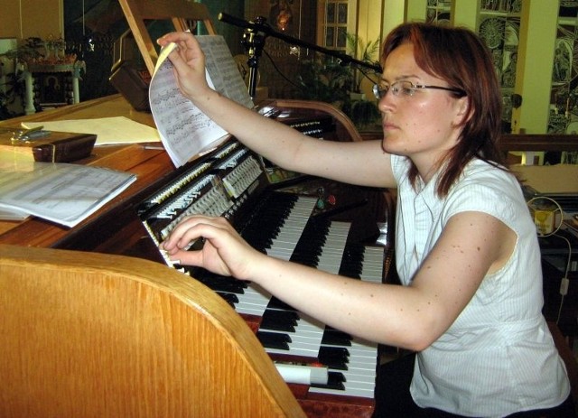 W Tarnobrzegu Dovile Savickaite - organistka Kościoła Św. Krzyża w Wilnie zaprezentowała cztery utwory.