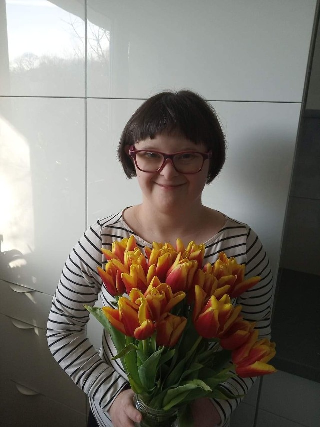 Karolinka z Wiatraczka zaprasza wszystkich na świętowanie pierwszego dnia wiosny z osobami z zespołem Downa