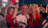 Prezydent Andrzej Duda wśród publiczności na koncercie „Warszawiacy śpiewają (nie)zakazane piosenki” [Wideo]