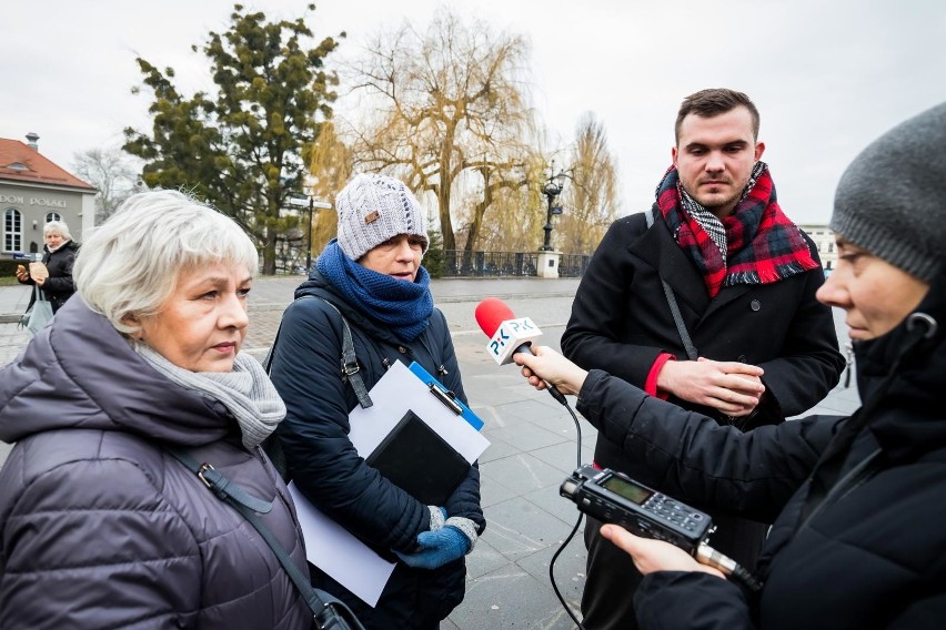 Bydgoszczanie żądają swobodnego dostępu do parlamentu