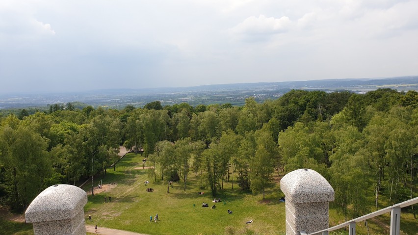 Kraków. Kopiec Piłsudskiego przyciąga krakowian. Ale widoki! [ZDJĘCIA]