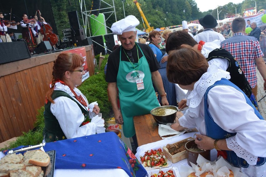 Światowy Festiwal Kwaśnicy 2016. Kulinarny pojedynek wójtów [ZDJĘCIA]
