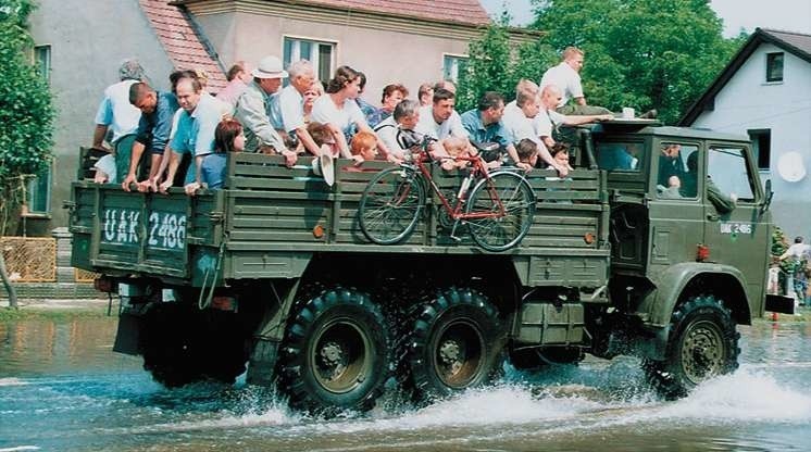 Opole 1997. Pierwsze połączenie samochodowe miedzy dwiema...