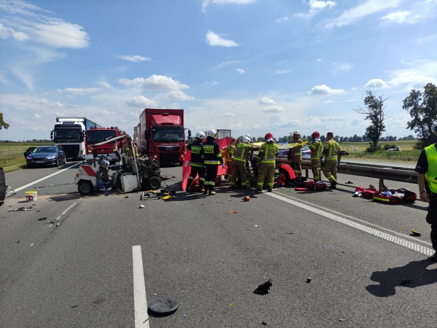 Śmiertelny wypadek na autostradzie A2, zginął 40-letni mężczyzna z powiatu piotrkowskiego malujący pasy
