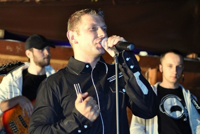 Gwiazdą wieczoru będzie Marcin Siegieńczuk z zespołu Toples.