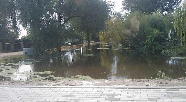 Na stadion w Przytyku nie ma jak się dostać.