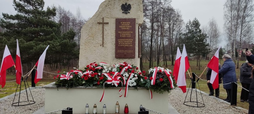 W Osowie oddano hołd zamordowanym przez Niemców 24 Polaków....
