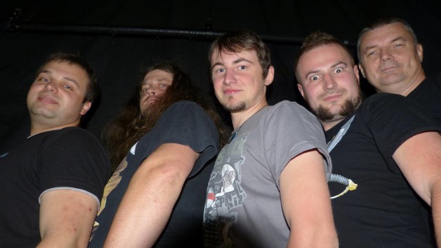 Na scenie wystąpi między innymi pionkowski zespół Młot na Czarownice. Od lewej: Krzysiek, Smirnoff, Dominik, Dejff i Mielony.