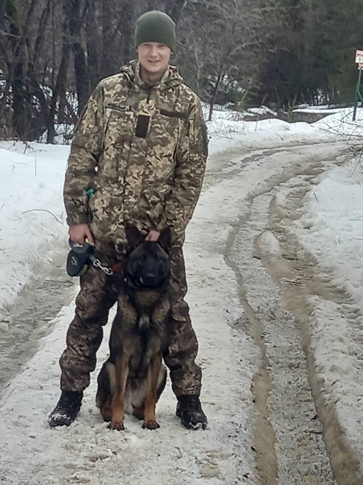 Psy saperskie, które pojadą do Ukrainy, szkolą się w Nowym Sączu. Przed nimi trudna misja szukania rosyjskich min