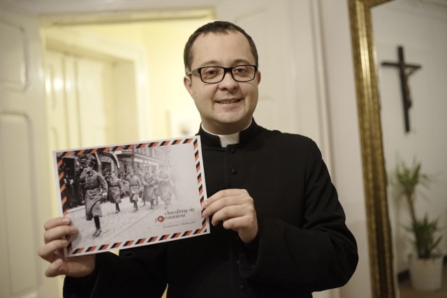 - Zdecydowałem się na udział w akcji, ponieważ jestem dumny, że jestem Polakiem i Wielkopolaninem - przekonuje ks. Radosław Rakowski