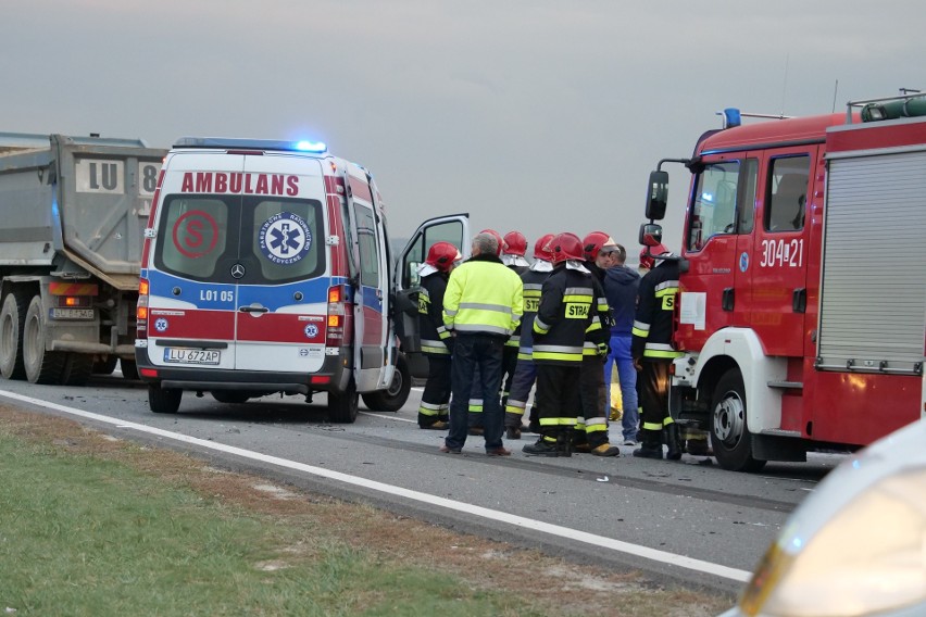 Wypadek na obwodnicy Lublina. Zderzenie ciężarówki i samochodu osobowego. Jedna osoba zginęła                                 