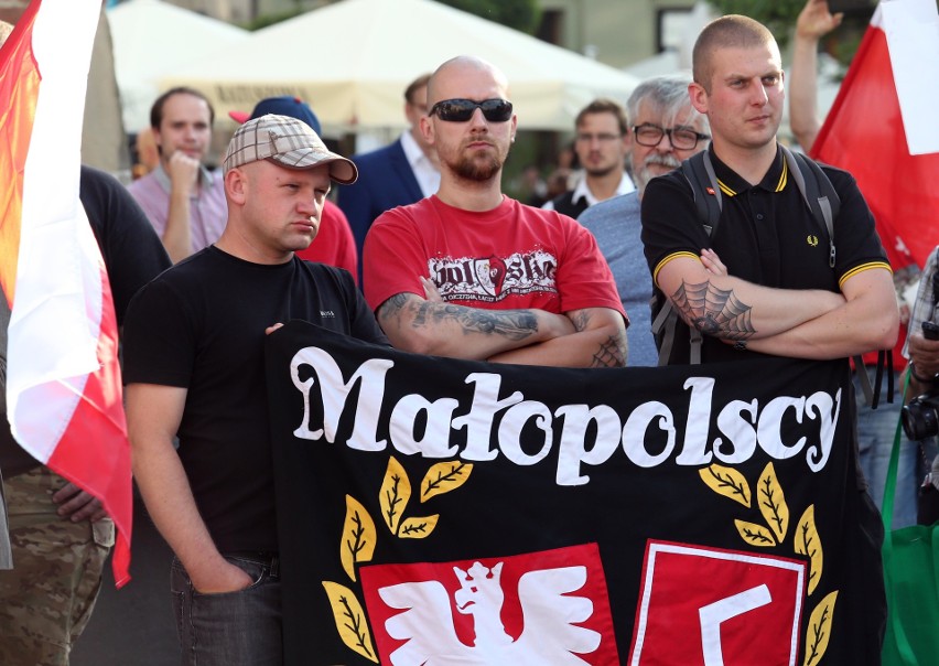 Kraków: Totalna mobilizacja przeciw "totalnej opozycji" [ZDJĘCIA]