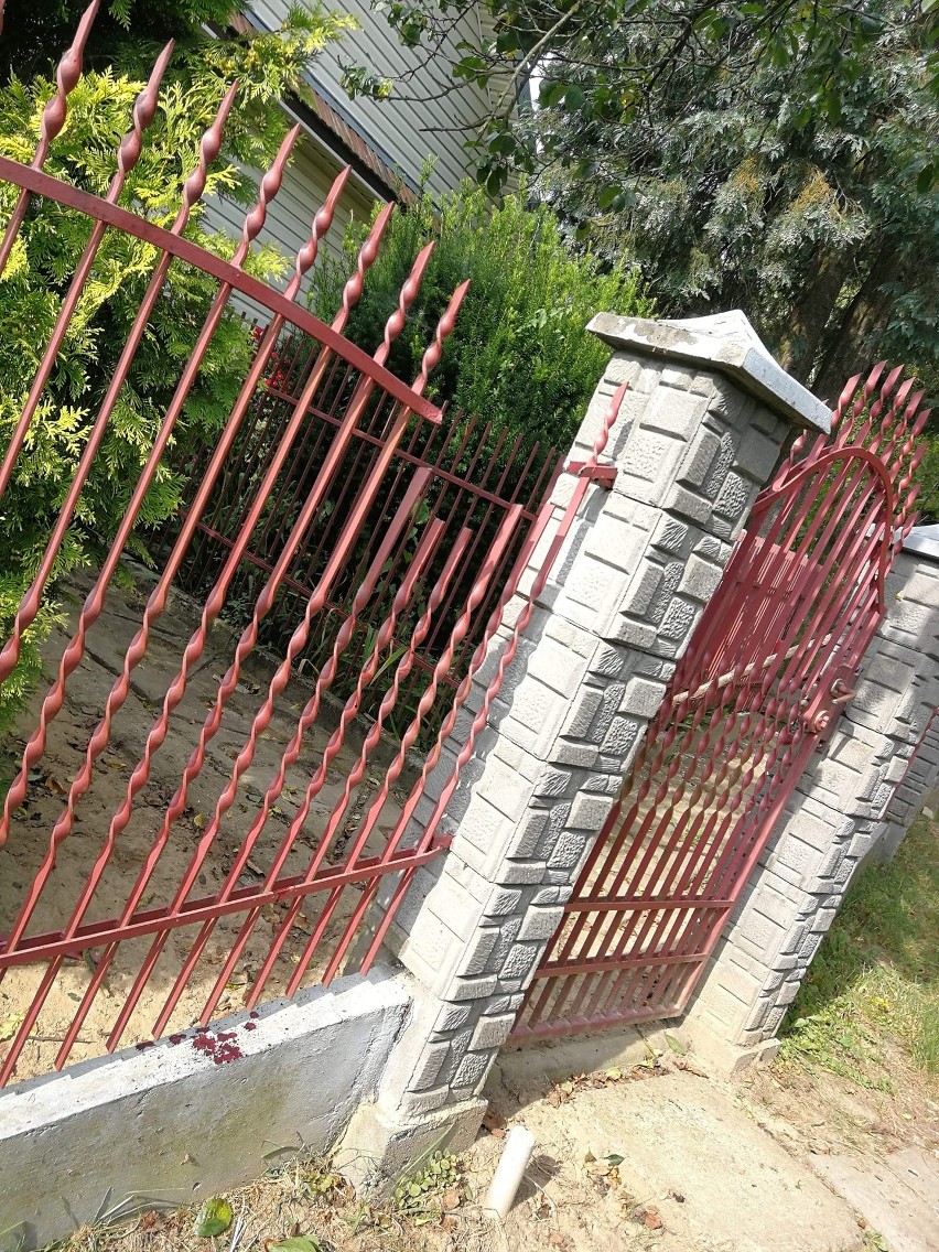 W Hermanowej koło Rzeszowa kobieta nabiła się na metalowe ogrodzenie [ZDJĘCIA]