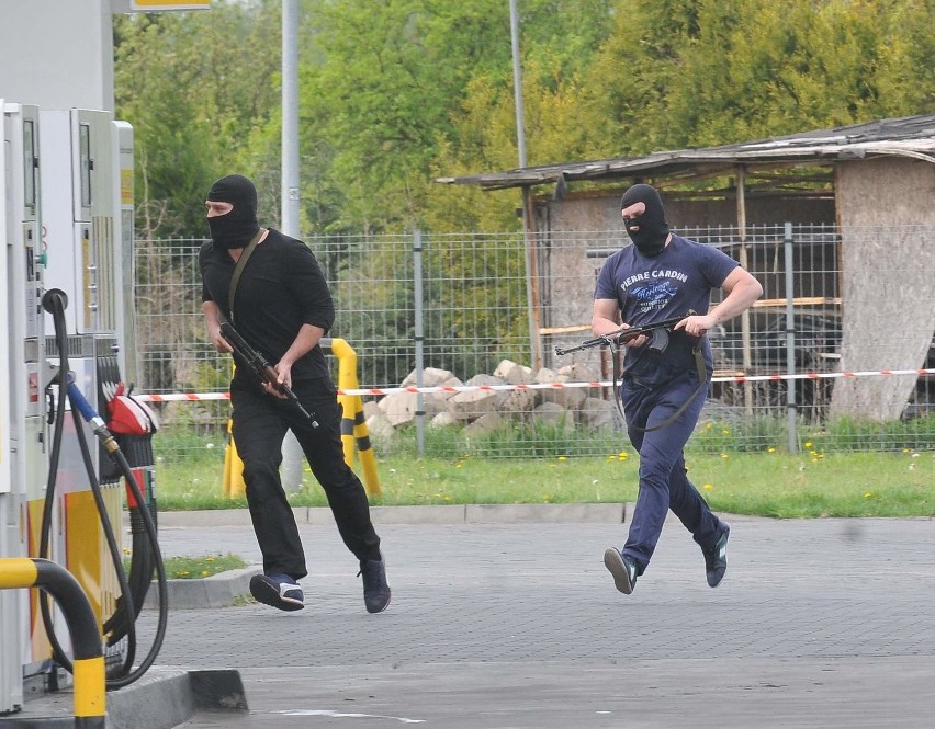 Strzały, wybuchy i ranni. Ćwiczenia były tak realistyczne, że ludzie dzwonili na policję (wideo, zdjęcia)