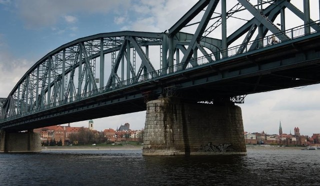Temat remontu mostu drogowego w Toruniu bardzo często pojawia się w tegorocznej kampanii wyborczej