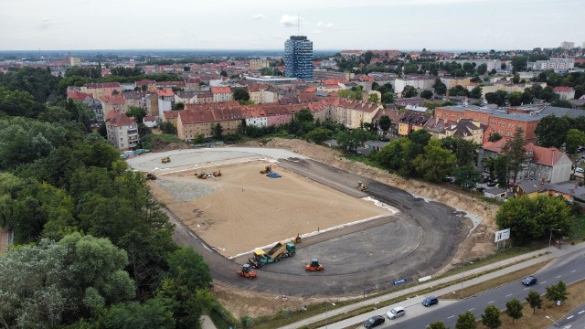 Stadion lekkoatletyczny w Gorzowie z dnia na dzień rośnie w oczach i nabiera realnych kształtów.