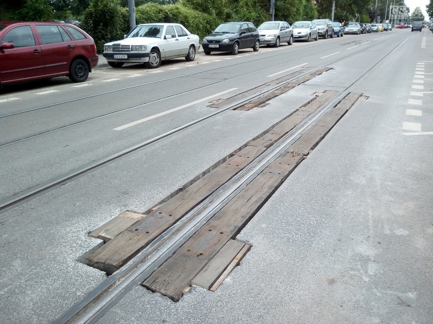 Szczecin: Na ul. Potulickiej popękały szyny tramwajowe [zdjęcia, wideo]