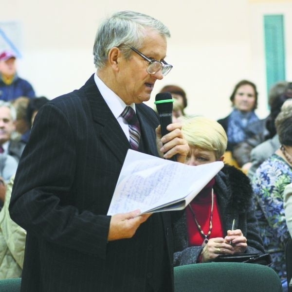 Leszek Kamiński zaskoczył prezydenta Truskolaskiego. Na wczorajsze spotkanie przygotował kilkunastominutową recytację. W wierszu zgrabnie omówił problemy mieszkańców Osiedla Młodych.