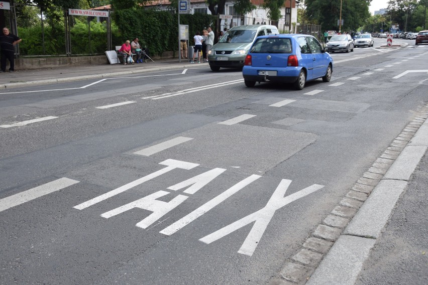 Zamiast napisu "Taxi" na ul. Robotniczej widnieje napis...