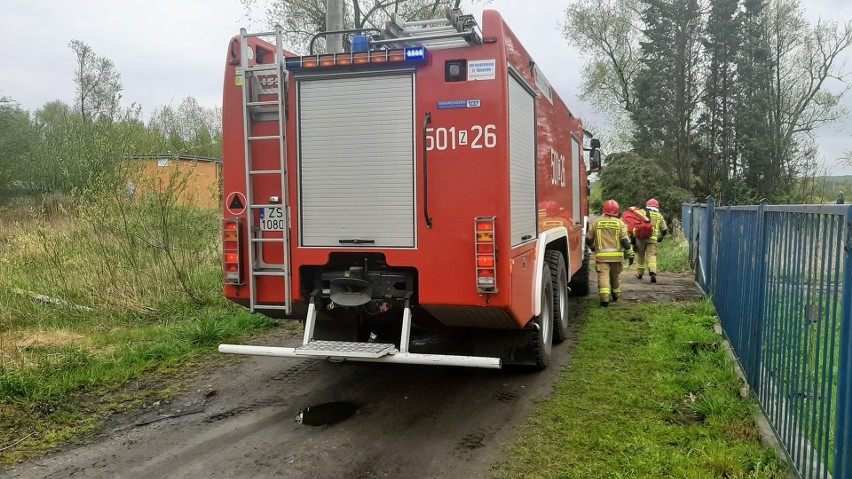 Strażacy z Polic uratowali kobietę, która wpadła do rzeki 