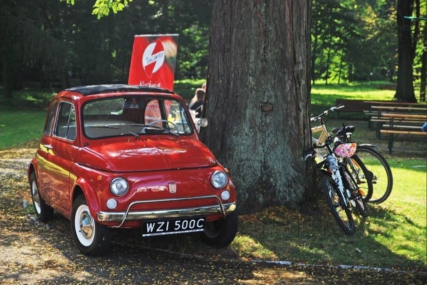 Wielki zlot miłośników samochodów marki FIAT