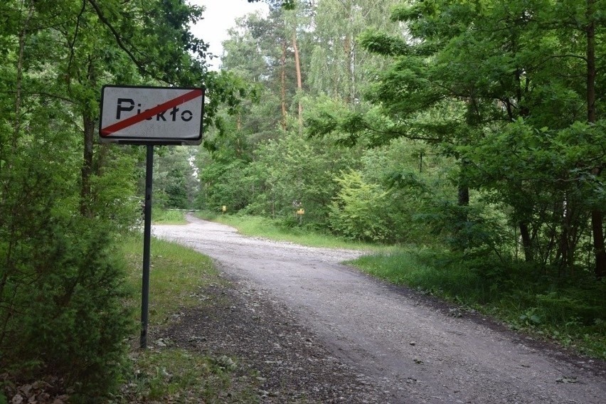 Piekło – wieś położona w gminie Końskie. Wchodzi w skład...
