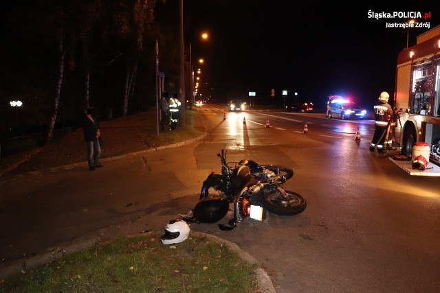 Poszkodowany kierowca motocykla trafił do jastrzębskiego szpitala.