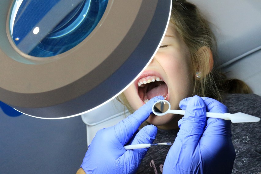 - Za każdą usługę stomatologiczną pacjent zapłaci od 10 do...