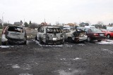 Pożar trzech samochodów na osiedlu AK w Opolu [zdjęcia, wideo]