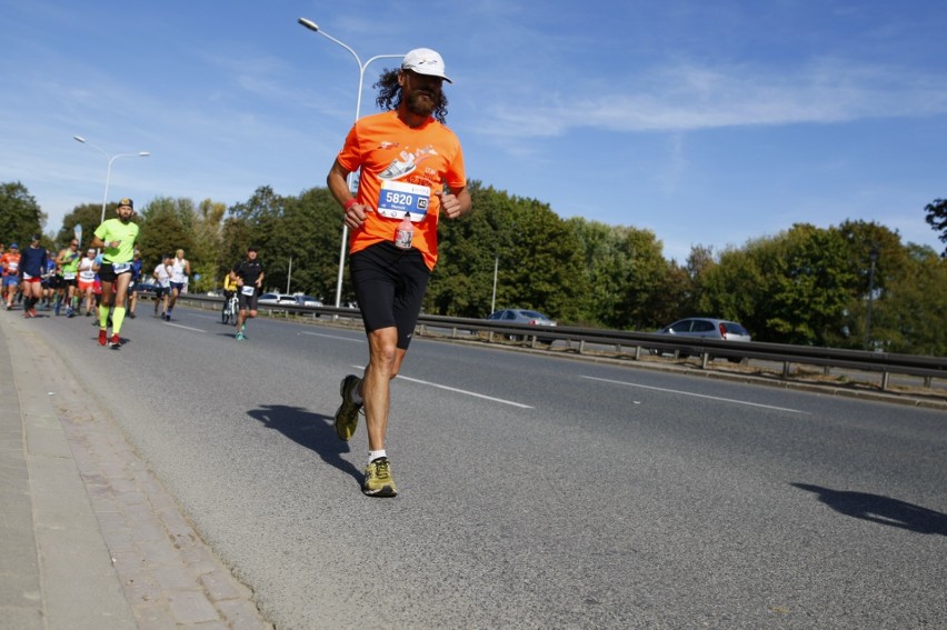 Uczestnicy Maratonu Warszawskiego 2018. Więcej zdjęć...