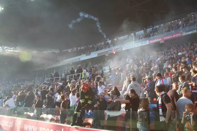 1.10.2017 r. Derby Górnik Zabrze - Piast Gliwice (1:0 po rzucie karnym).  Zobacz kolejne zdjęcia. Przesuwaj zdjęcia w prawo - naciśnij strzałkę lub przycisk NASTĘPNE