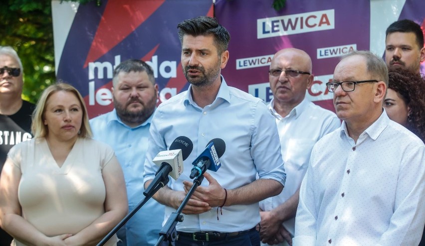 Krzysztof Śmiszek jeden z liderów Lewicy na konferencji w...