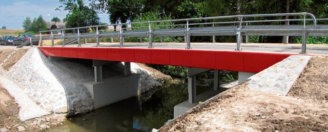 Most na potoku Królewskim w Niewiarowie jest już przejezdny