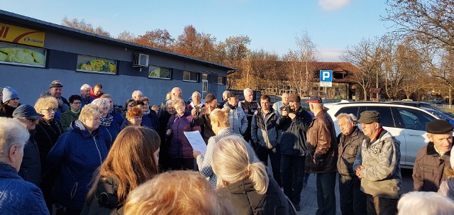 W Strzemieszycach Małych mieszkańcy Dąbrowy Górniczej protestowali przeciwko kolejnym zmianom komunikacyjnymZobacz kolejne zdjęcia/plansze. Przesuwaj zdjęcia w prawo naciśnij strzałkę lub przycisk NASTĘPNE