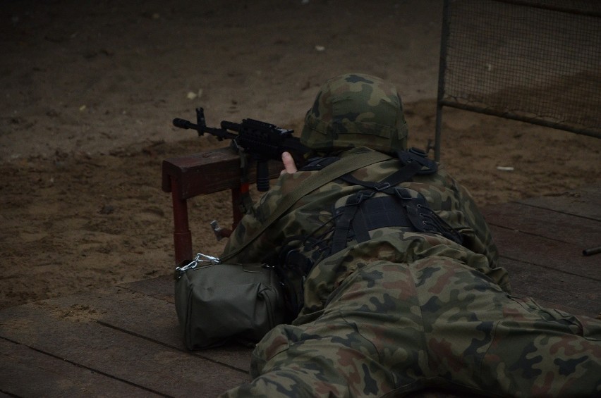 Wojsko: Szeregowi walczą o kurs podoficerski. Trwają egzaminy wstępne