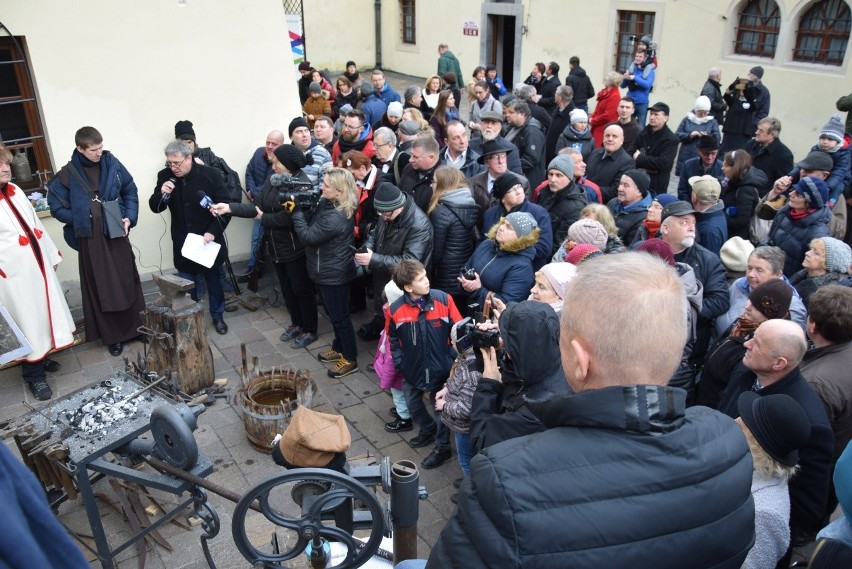 Jak przy klasztorze w Czernej kosy kuli. Widowisko z rekonstruktorami, którzy przypominali o powstaniu styczniowym [ZDJĘCIA]