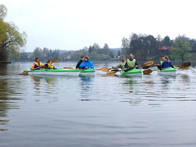 Kajakarze przepłyną m.in. przez zaporowe jezioro Janowo