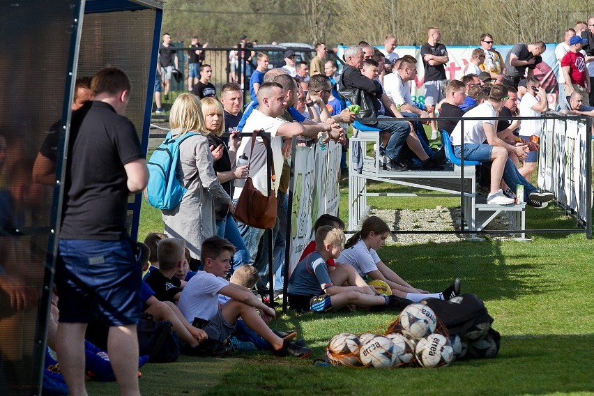 Ponad pół tysiąca widzów oglądało mecz Ekoball Stal Sanok -...