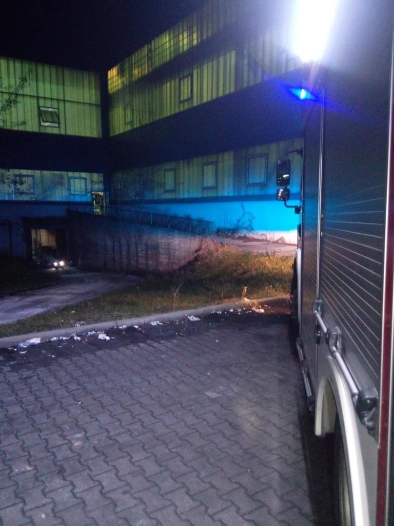 Pożar w hali produkującej części do samochodów przy ulicy Zagnańskiej w Kielcach. Ewakuacja 103 pracowników