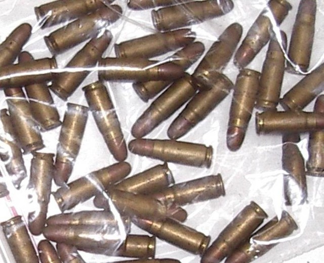 Funkcjonariusze Biura Wewnętrznego Komendy Głównej Policji odkryli w domu 46-latka 12 tys. sztuk amunicji, m.in. nabojów hukowych i do broni ostrej.