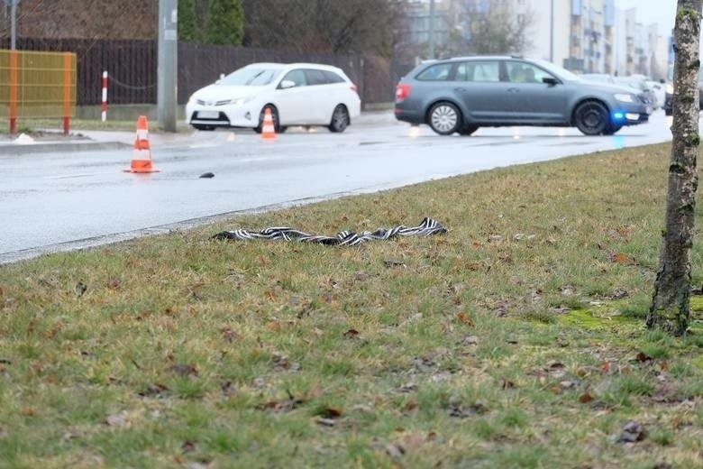 Potrącenie na Leśnej Dolinie. Był pijany, potrącił przechodnia i uciekł. Pirat drogowy trafił już do aresztu [ZDJĘCIA]