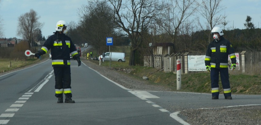 Wypadek na DK 53, między Łodziskami a Dylewem. 2.04.2020. Zdjęcia