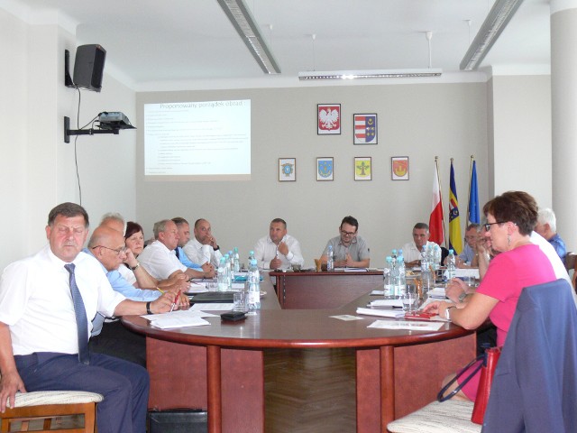 Decyzja o przyznaniu pomocy powiatowi chojnickiemu zapadła jednogłośnie podczas czwartkowej sesji Rady Powiatu  Tarnobrzeskiego