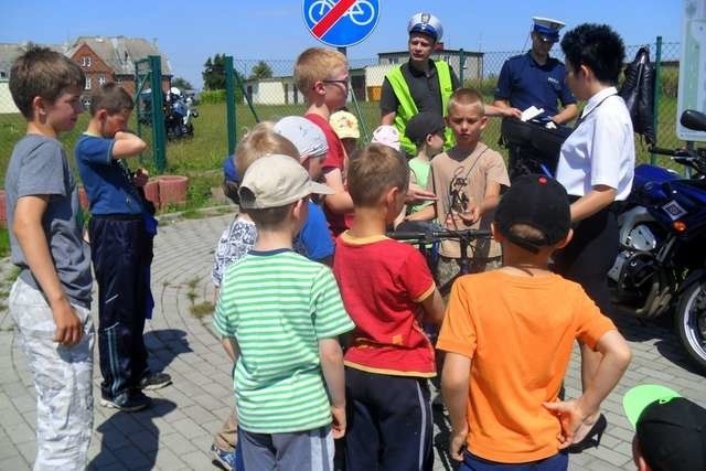 Dzieci uczyły się m.in. zasad ruchu drogowego