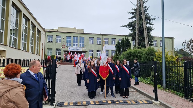 Marsz ruszył sprzed liceum w Sędziszowie. Więcej na kolejnych zdjęciach.