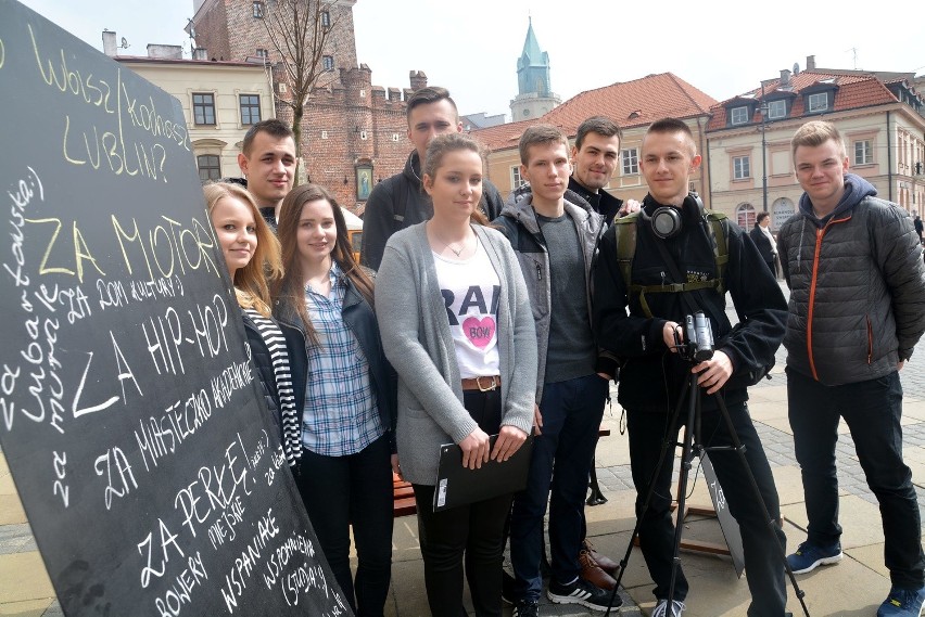 Za co kochamy Lublin? Pod ratuszem sprawdzili to uczniowie (ZDJĘCIA) 