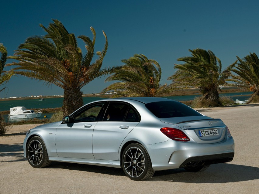 Mercedes C450 AMG...