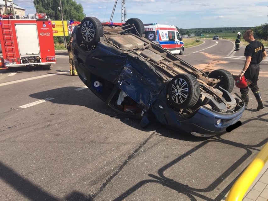 Knyszyn. Wypadek na DK 65. Zderzenie hyundaia z passatem