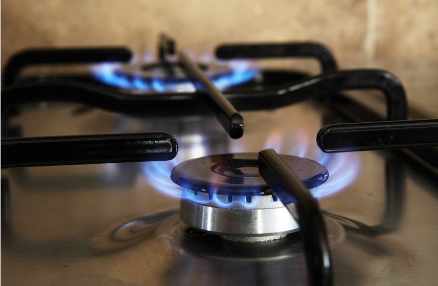 Niższe ceny gazu dla firm i gospodarstw domowych? Dzięki śmiesznie taniej ropie i wygranej PGNiG z Gazpromem mogłyby znacznie spaść